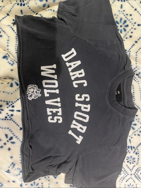 Darc Sport Tops - Darc Sport Graphic Short Sleeve Crop Top